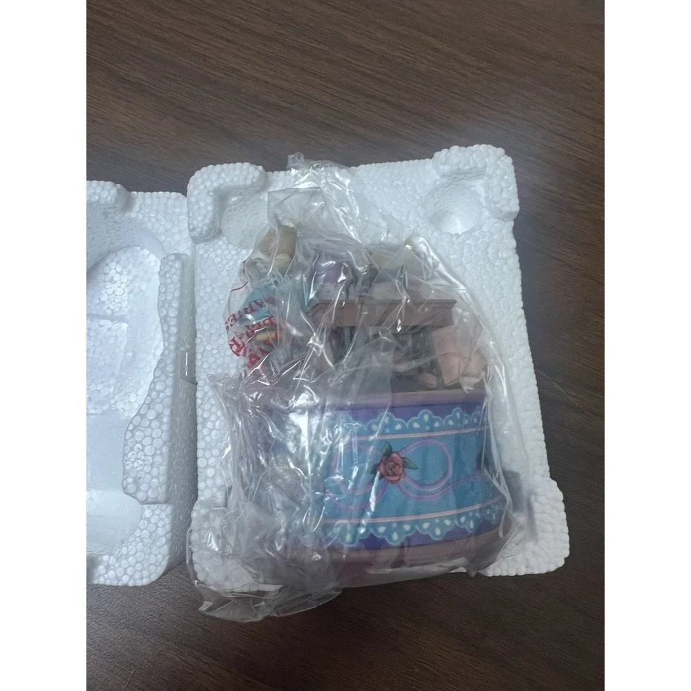 Enesco Mini Action Musical Itty Bitty Beauty Plays Can't Keep My Eyes Off Of You